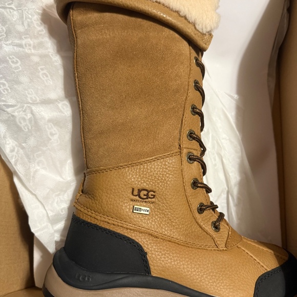 Authentic Ugg Adirondack Boots - Picture 2 of 3